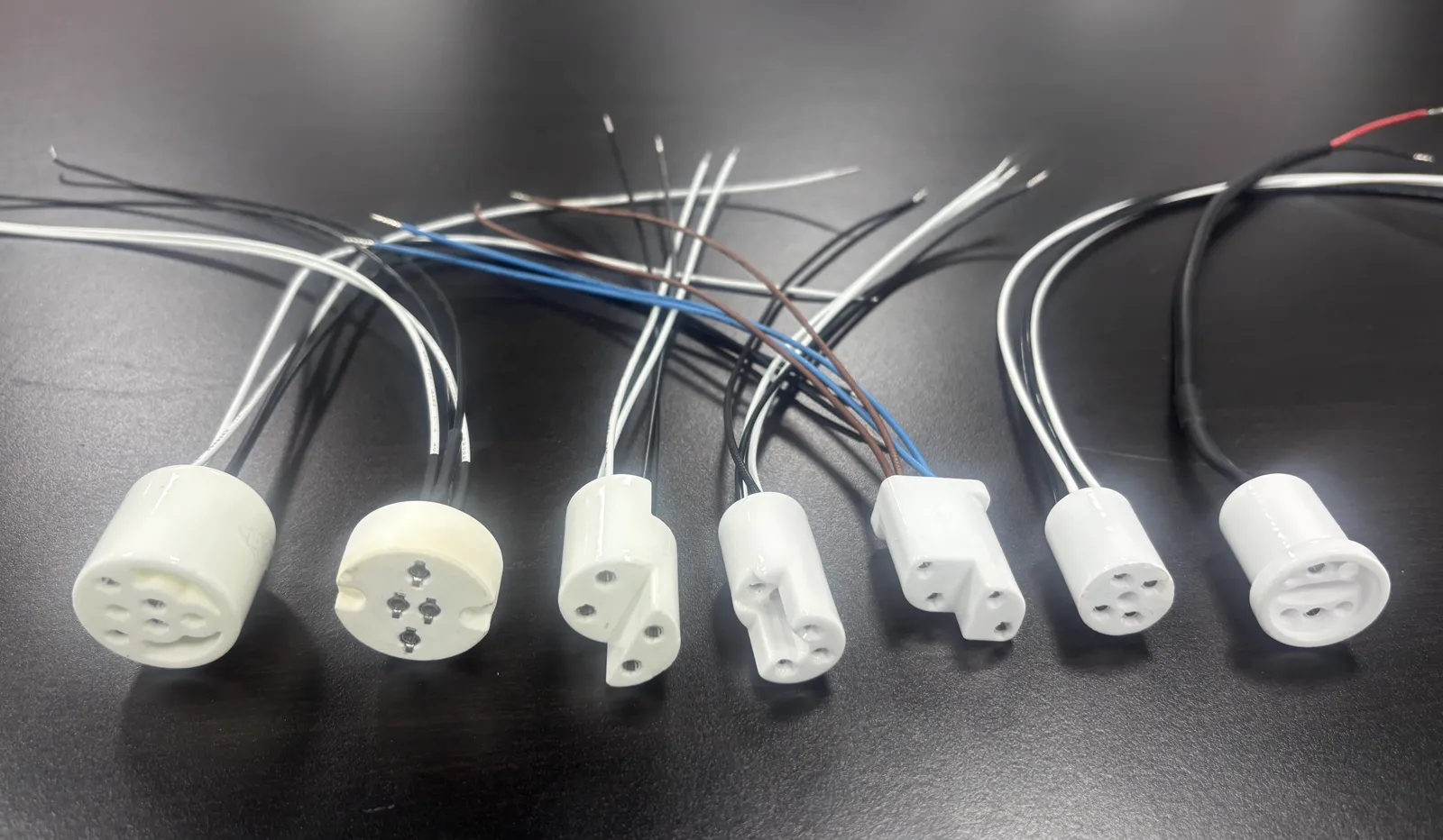 G10Q wired ceramic lamp holders for water-treatment UV germicidal lamps