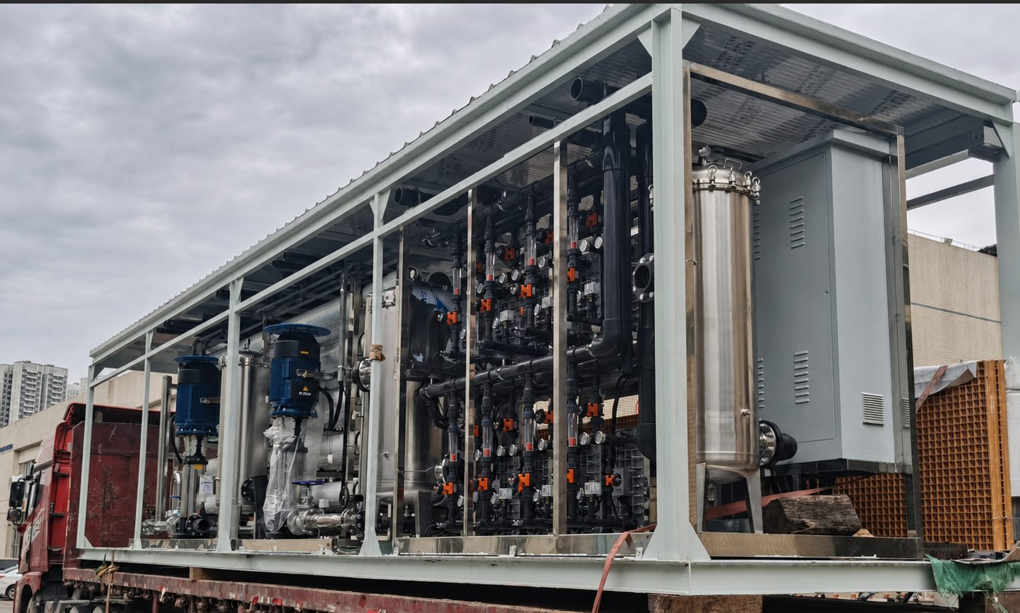 Containerized reverse osmosis water treatment system diagram